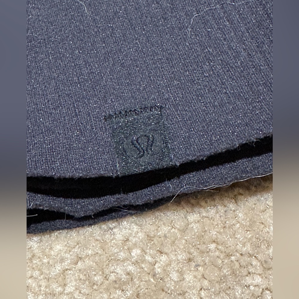 Unique Black Lululemon leggings. Not huggy.